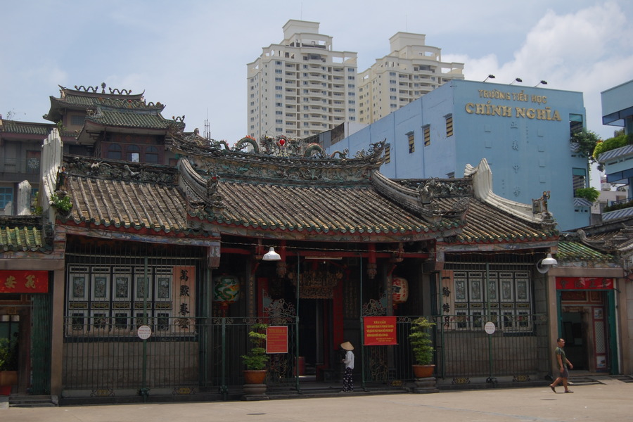 Image of the assembly hall before renovation. Photo: Darren On The Road