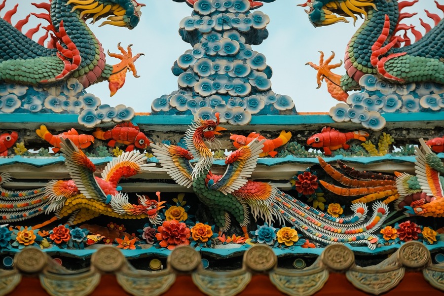 The details on the rooftop are incredibly intricate and vibrant. Photo: Threads @duc.rdb