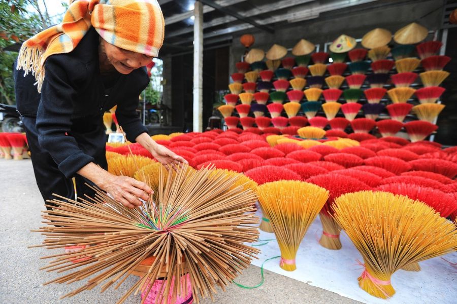 The incense making process