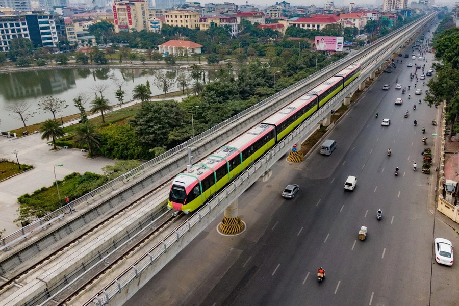 The metro is a unique transportation option on the way to Son Tay Ancient Citadel. Photo: VOV
