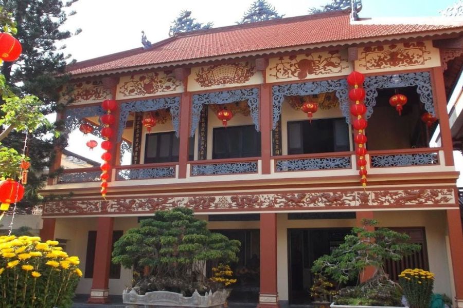Long Khanh Pagoda with a beautiful architecture
