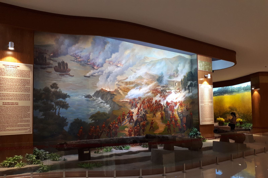 The murals and artifacts are displayed in chronological order. Photo: Quang Ninh Newspaper