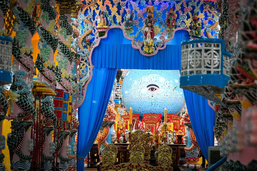 The galaxy globe with Divine Eye in the altar hall. Photo: Nhan Dan Newspaper