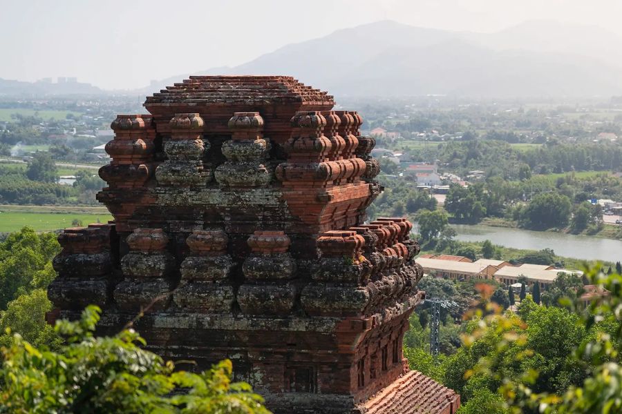 History of Banh It Cham Temple