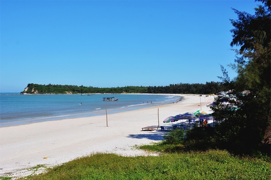 A beach on Quan Lan Island, Bai Tu Long Bay