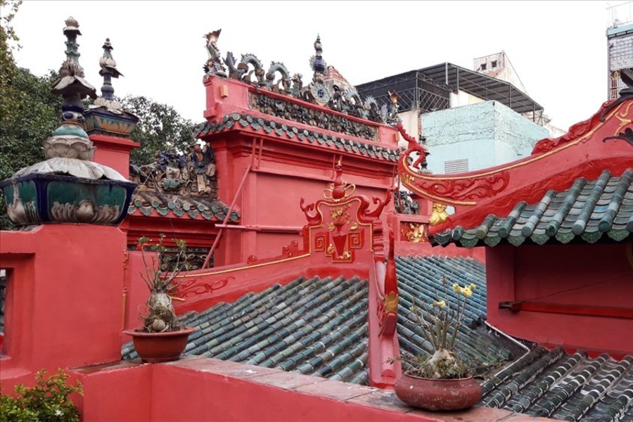 The walls and tiled roof of the pagoda