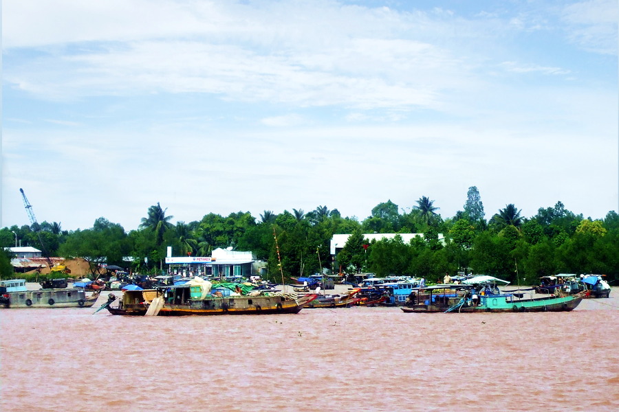 Boats bustling with trading activities
