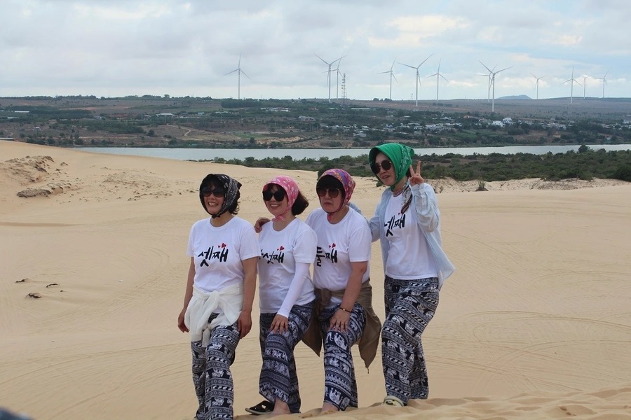 Sun protection items are essential when visiting Bau Trang