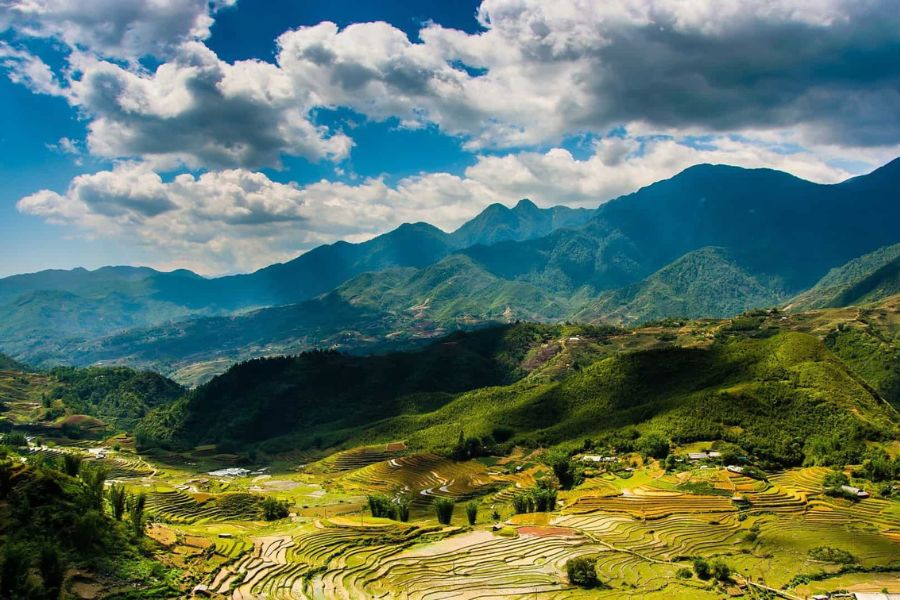 Magnificent views of Muong Hoa Valley