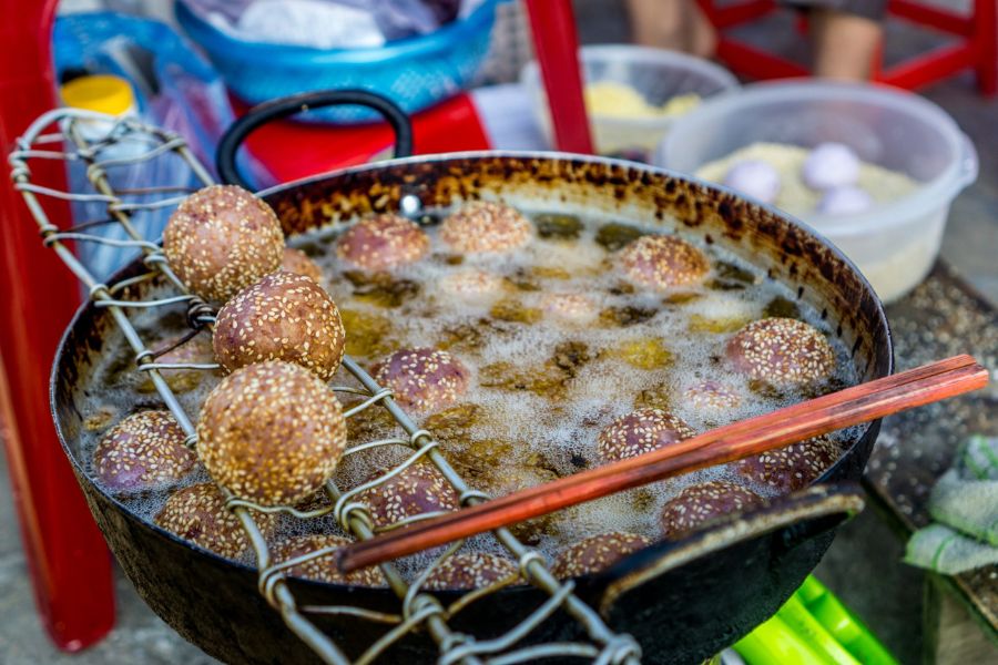 Coc Ly Market Food stalls