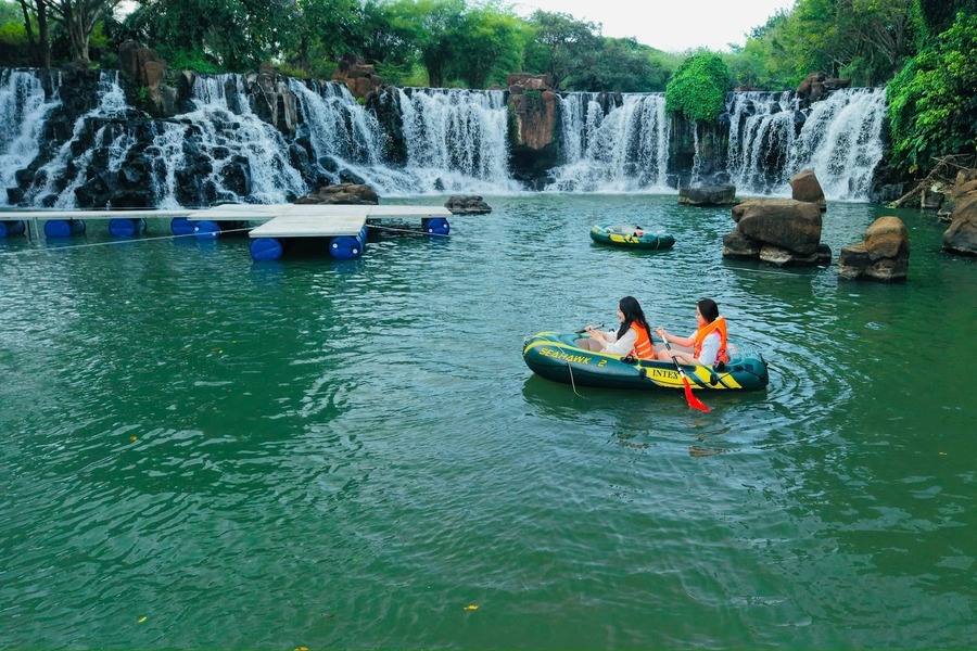You can rent a boat to ride around the surface of the waterfall