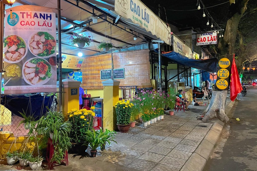 Cao Lau Thanh doesn’t attract customers with a fancy setting, but with the love and passion poured into the food