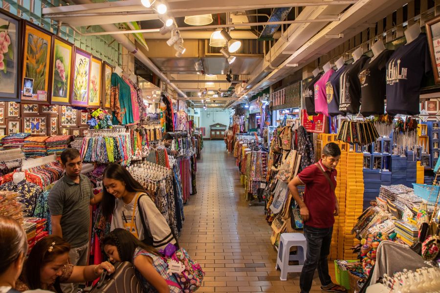 Paradise of souvenirs in Central Market