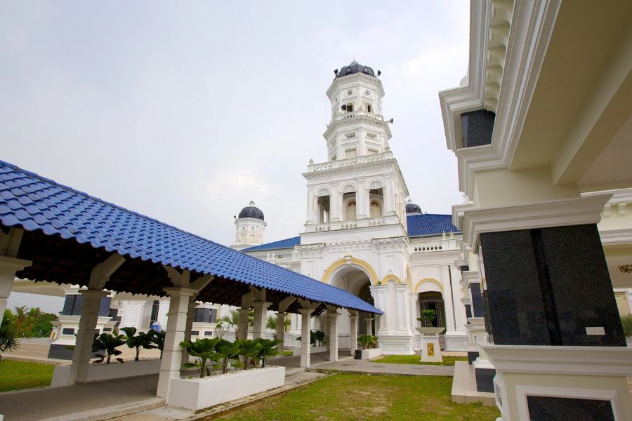 Sultan Abu Bakar Mosque in Johor Bahru