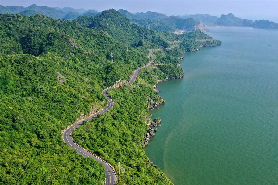 The scenic route around Cat Ba Island