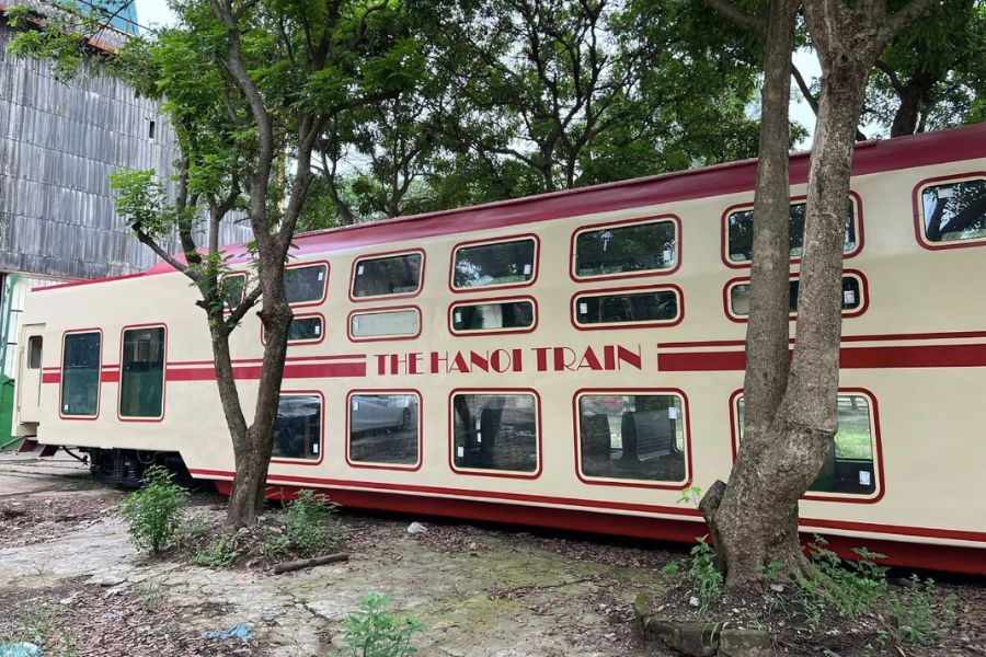 The trip of the train offers a panoramic view of the city