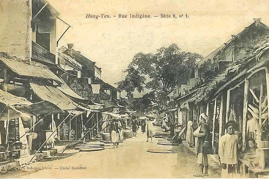 A rare photograph of old Pho Hien