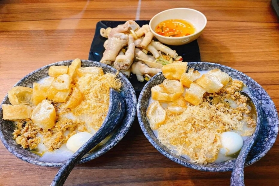 A bowl of chao suon can warm&nbsp;your tummy and your soul on winter days