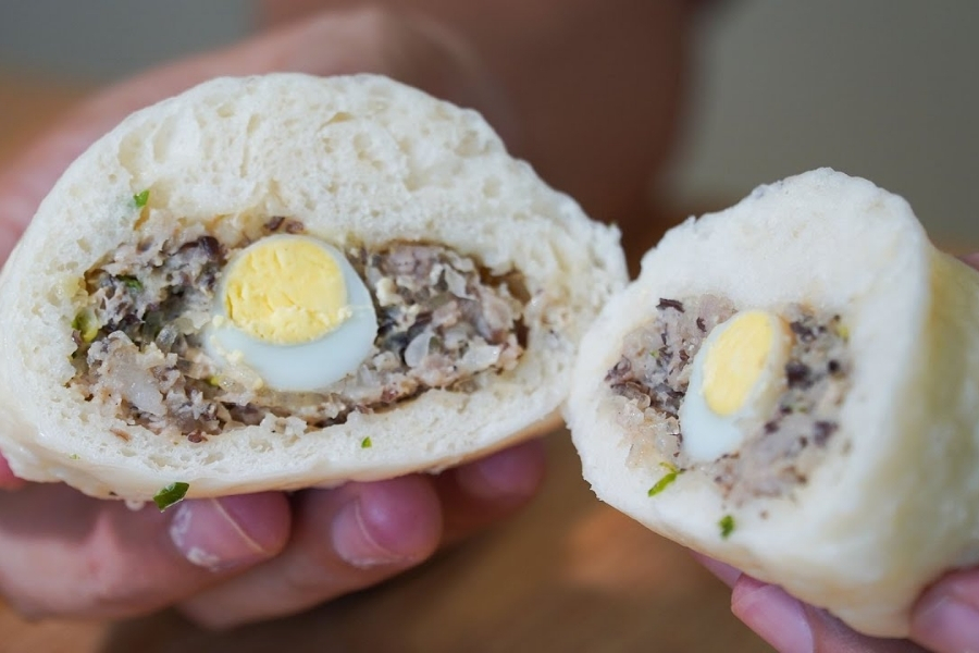 The fragrance from banh bao and the diverse fillings make it such a special food to try