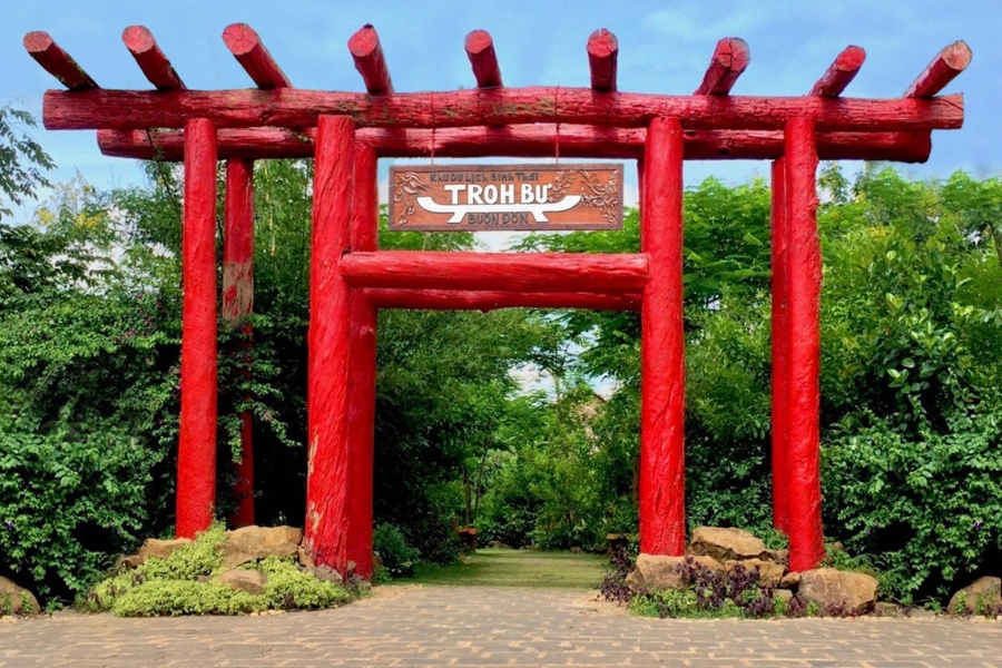 Entrance Gate of Troh Bu Botanic Garden
