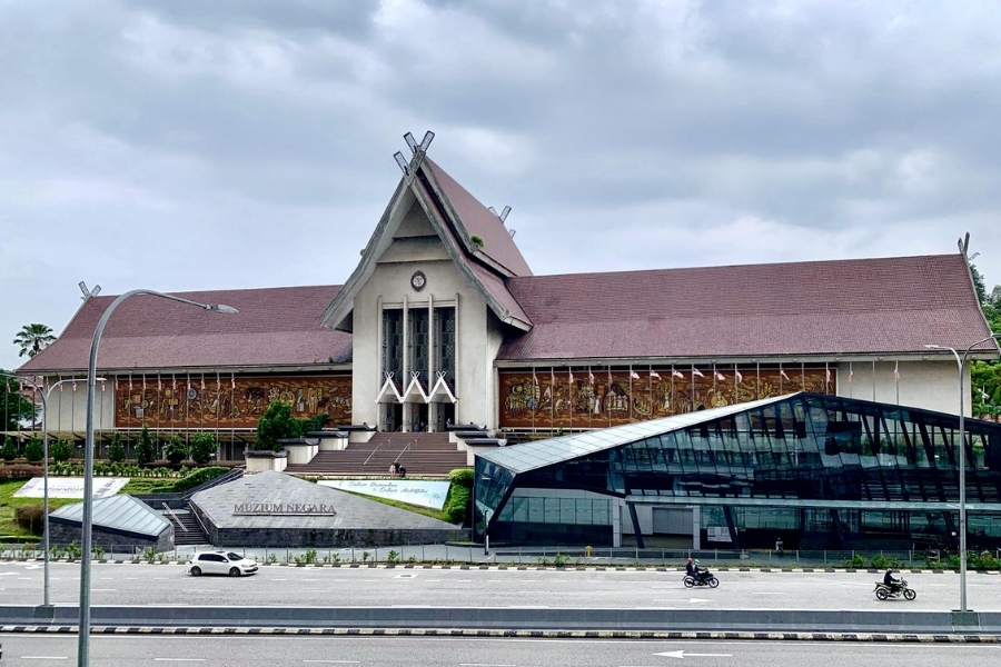 The National Museum is an ideal destination to learn about history and culture of Malaysia