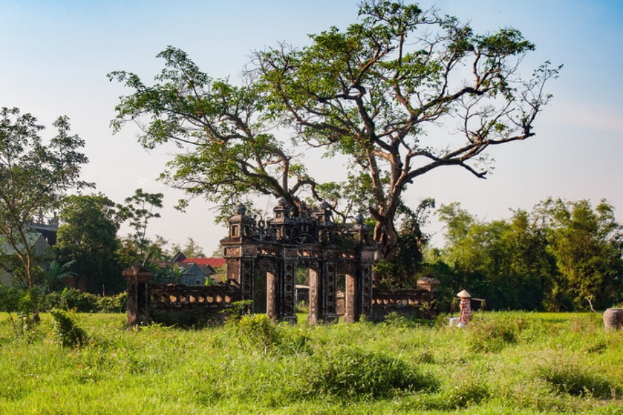 A Remaining Structure from the Feudal Era