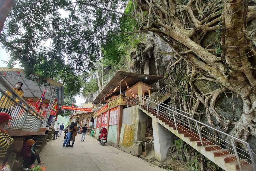 Best time to visit Tham Temple