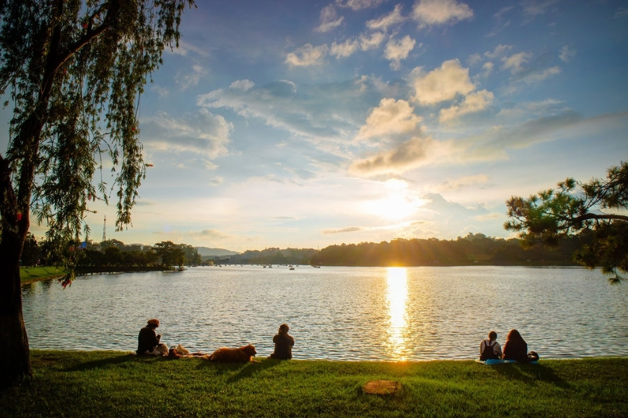 Xuan Huong Lake is an ideal starting point for your Lam Dong tour