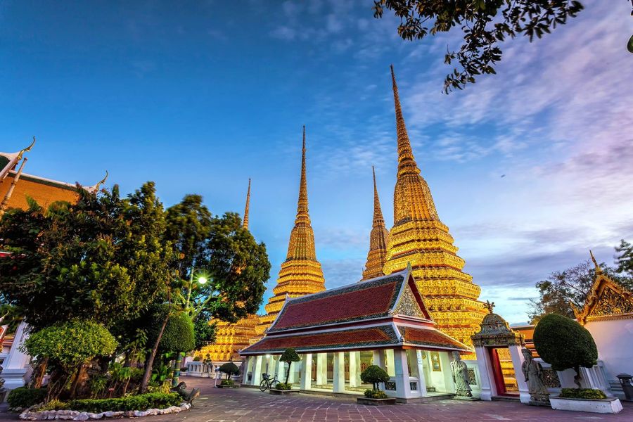 The temple of reclining buddha - Wat Pho