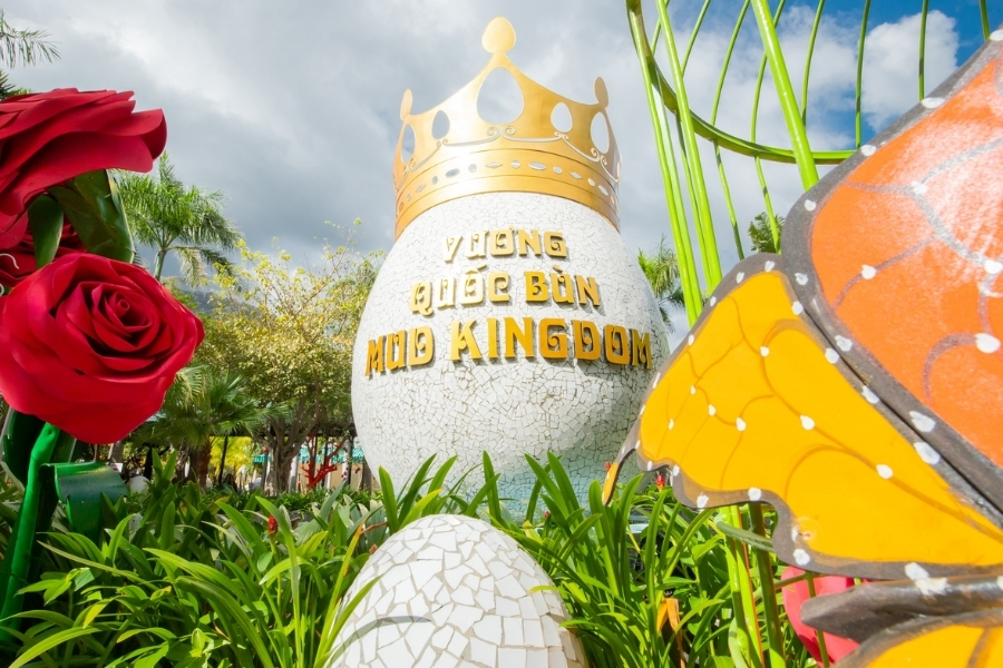 One Hundred Egg Theme Park is one of the most popular man-made tourist destinations in Khanh Hoa