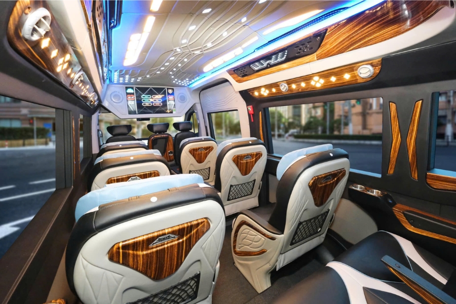 Many people choose a limousine bus to travel from Hanoi to Ninh Binh