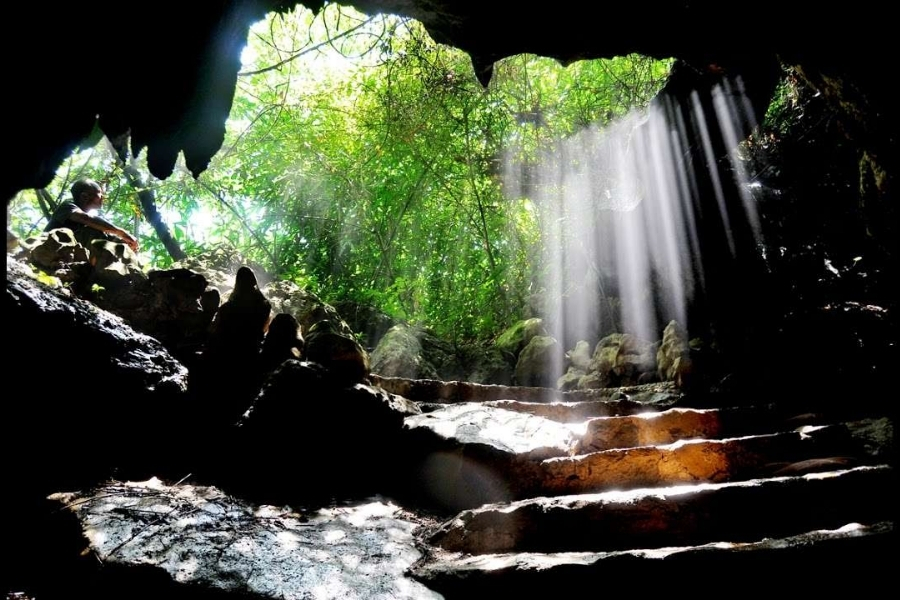 Visitors can experience many interesting activities at Thien Ha Cave