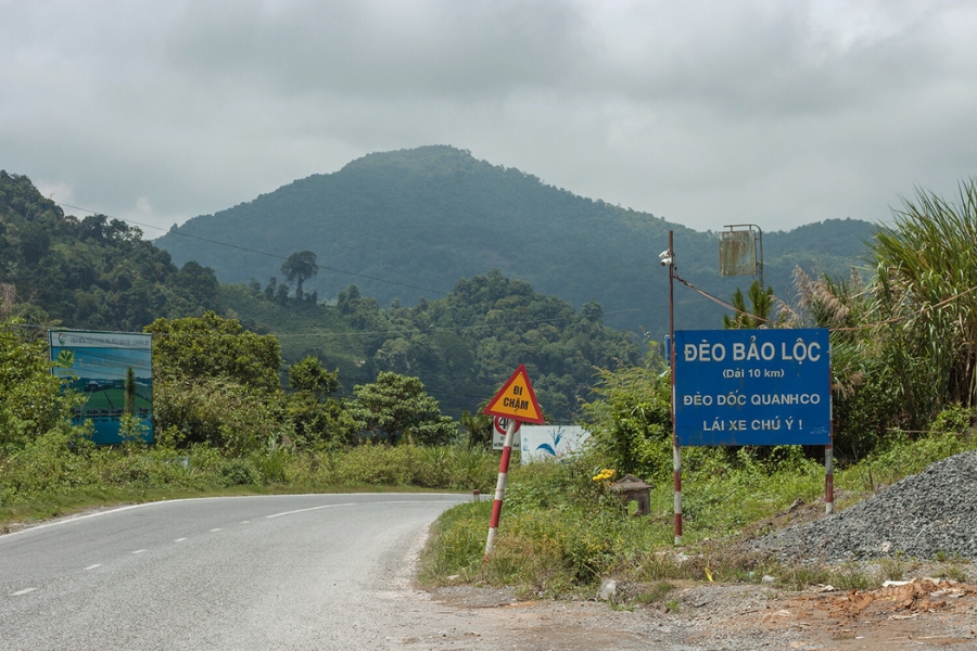 There are many warning signs along the pass