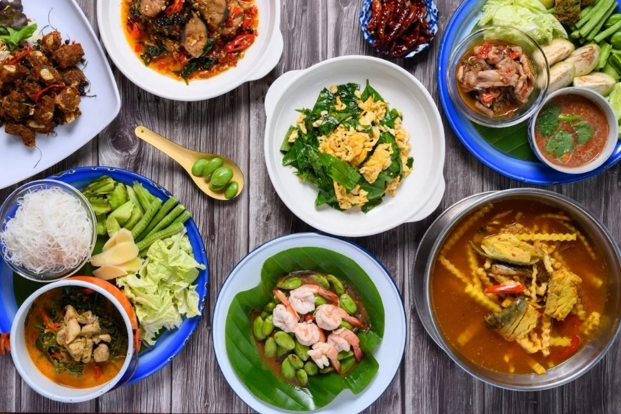 Southern Thai food is influenced by Malaysia and Indonesia