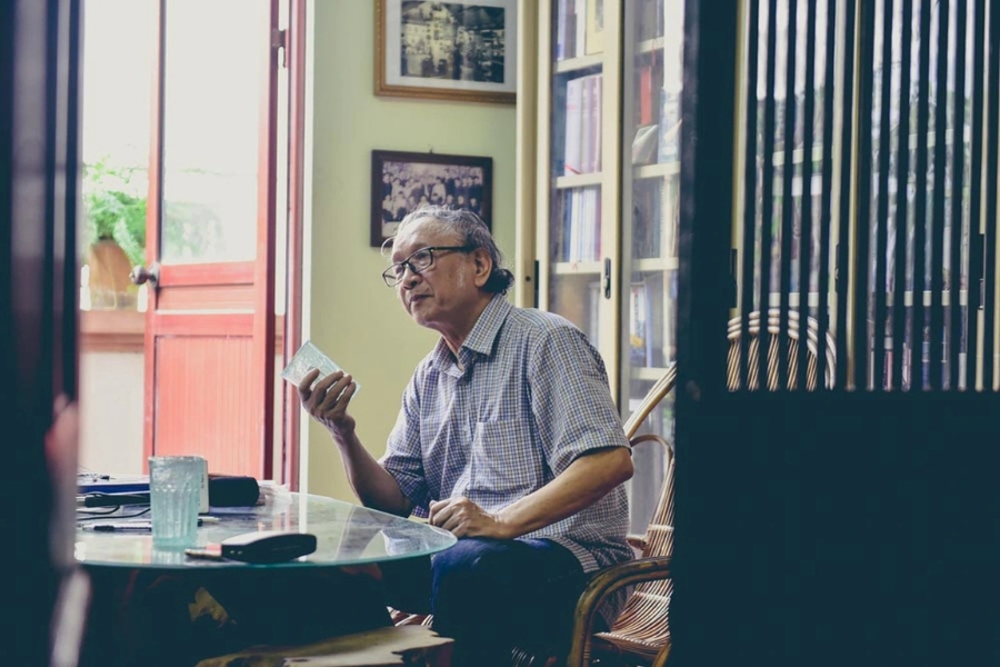 Artist Le Huy Van and the legendary beer glass