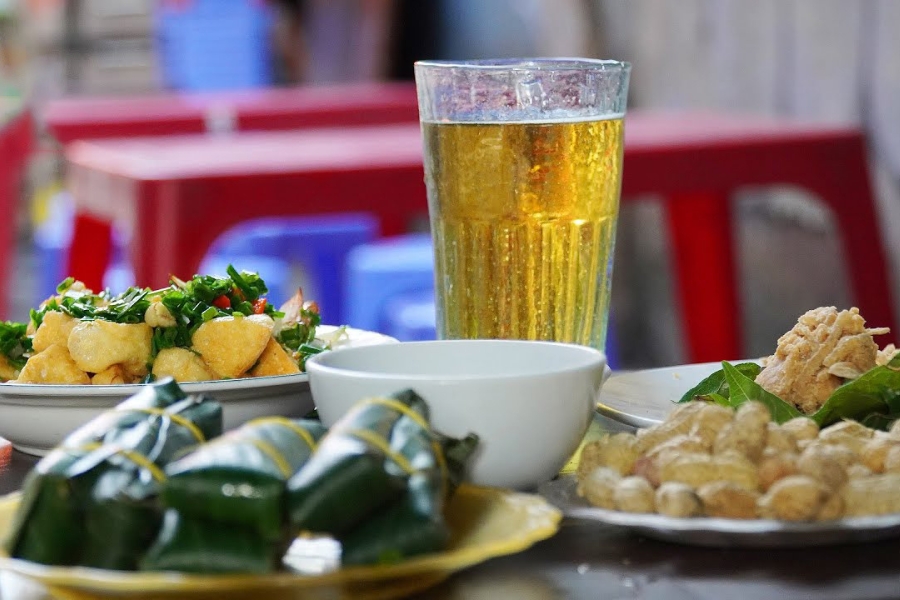 The best snacks on the drinking tables