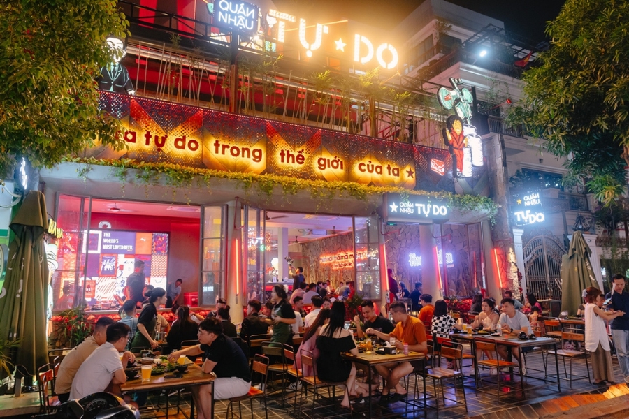 Though newly established, Tu Do Beer Halls have become popular