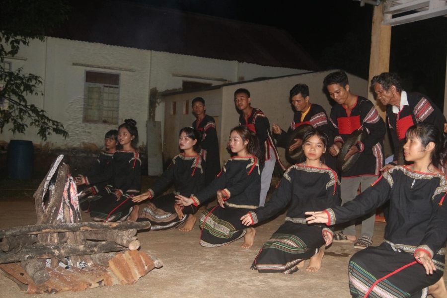 The Bunong people are always willing to invite you to stay and enjoy the evening with them