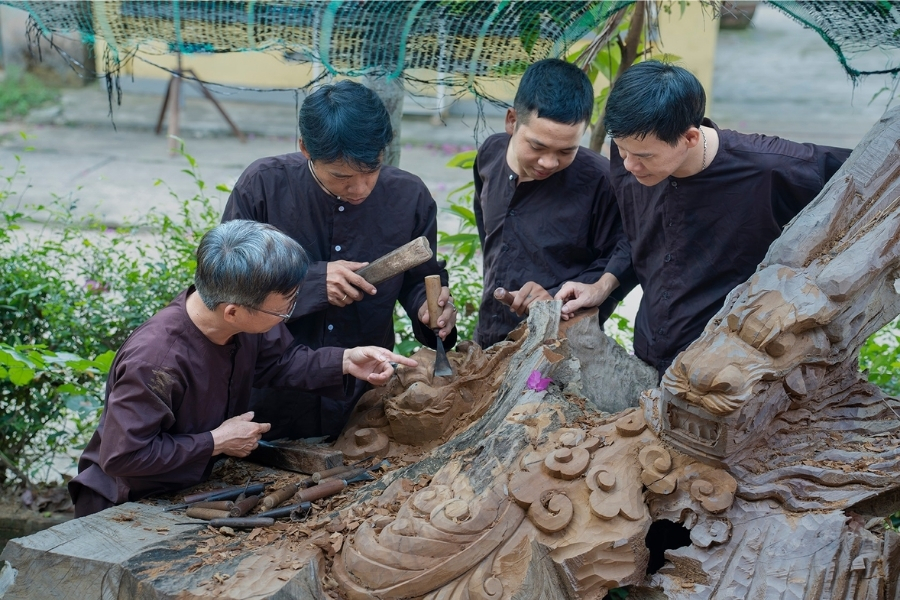 Kim Bong Carpentry Village has gone through over 500 years of development