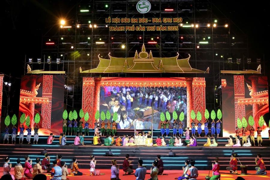 The Opening Ceremony of the 2025 Ok Om Bok Festival in Can Tho