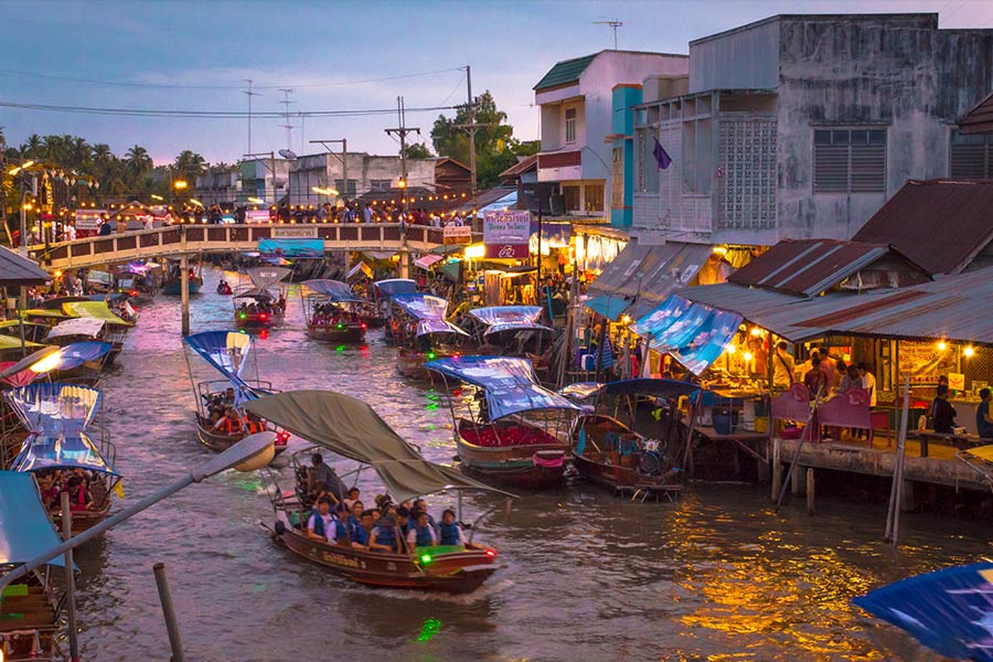 What to do in Amphawa Floating Market