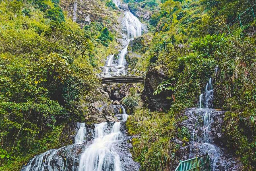 The magnificent view of the Silver Waterfall. Source: BestPrice