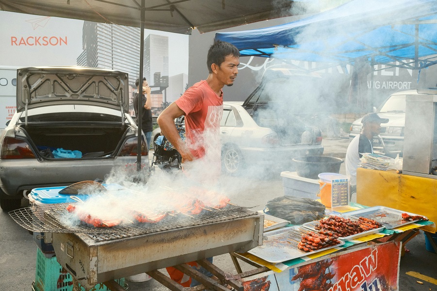 Visit a Ramadan food market for a taste of local culture