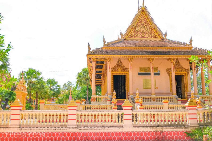 Kh'leang Pagoda was also built in ancient Southern Khmer families’ traditional stilt house architecture