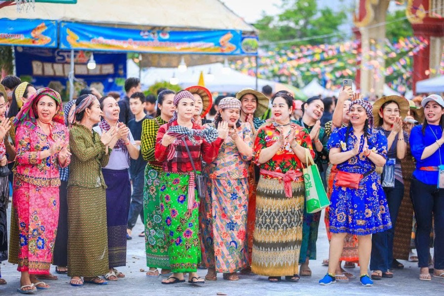 Smiling Cambodian women in traditional clothing