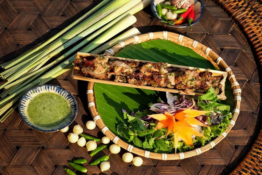 Grilled meat in a bamboo tube. Photo: Captureroi