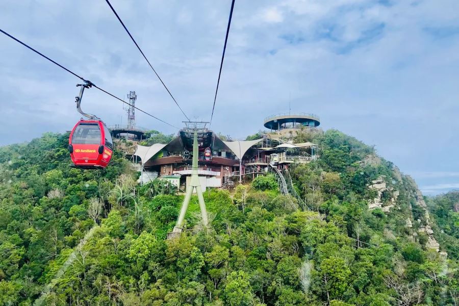 langkawi cable car in malaysia