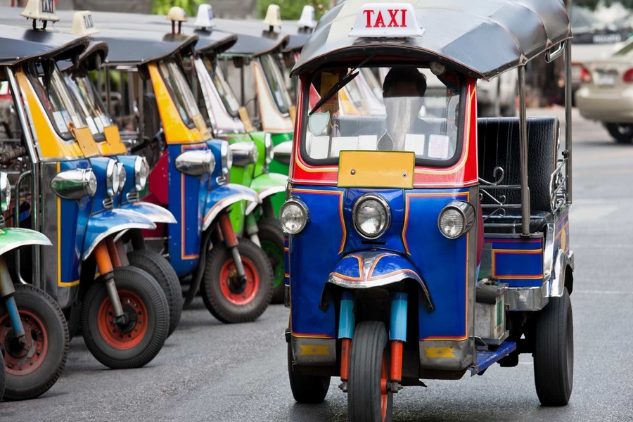 Vehicles in Laos are various, you can choose based on your demand. Source: Hanoi Voyages