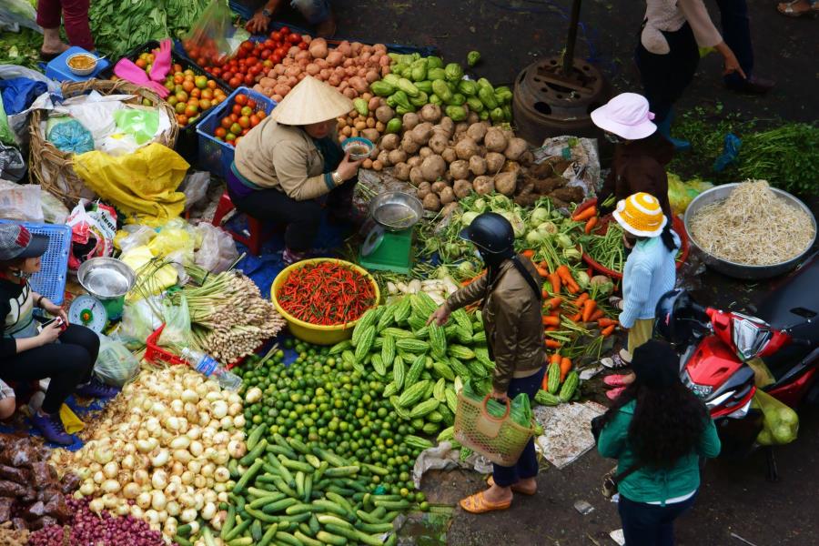 local market in vietnam