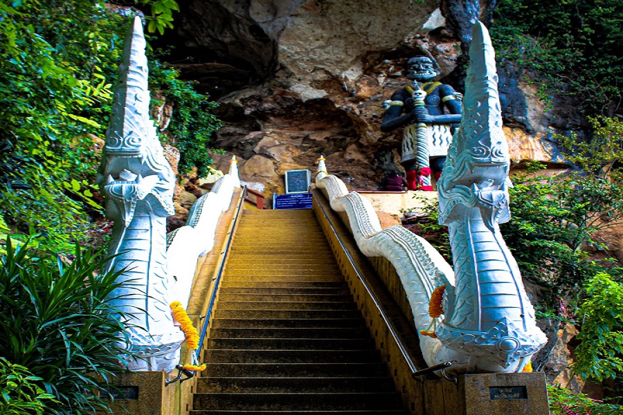 Best time to visit Wat Khuha Phumik